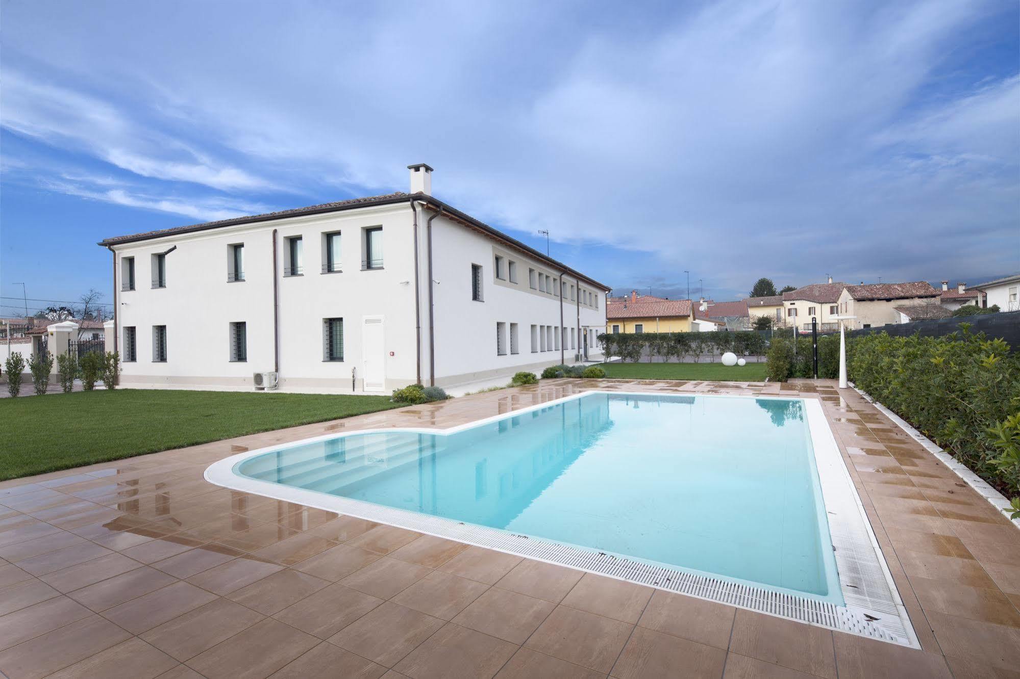 Villa Solaris Hotel & Residence Tezze sul Brenta ภายนอก รูปภาพ
